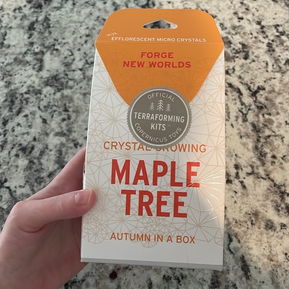Gift Crystal Growing Maple Tree - Picture 3 of 5